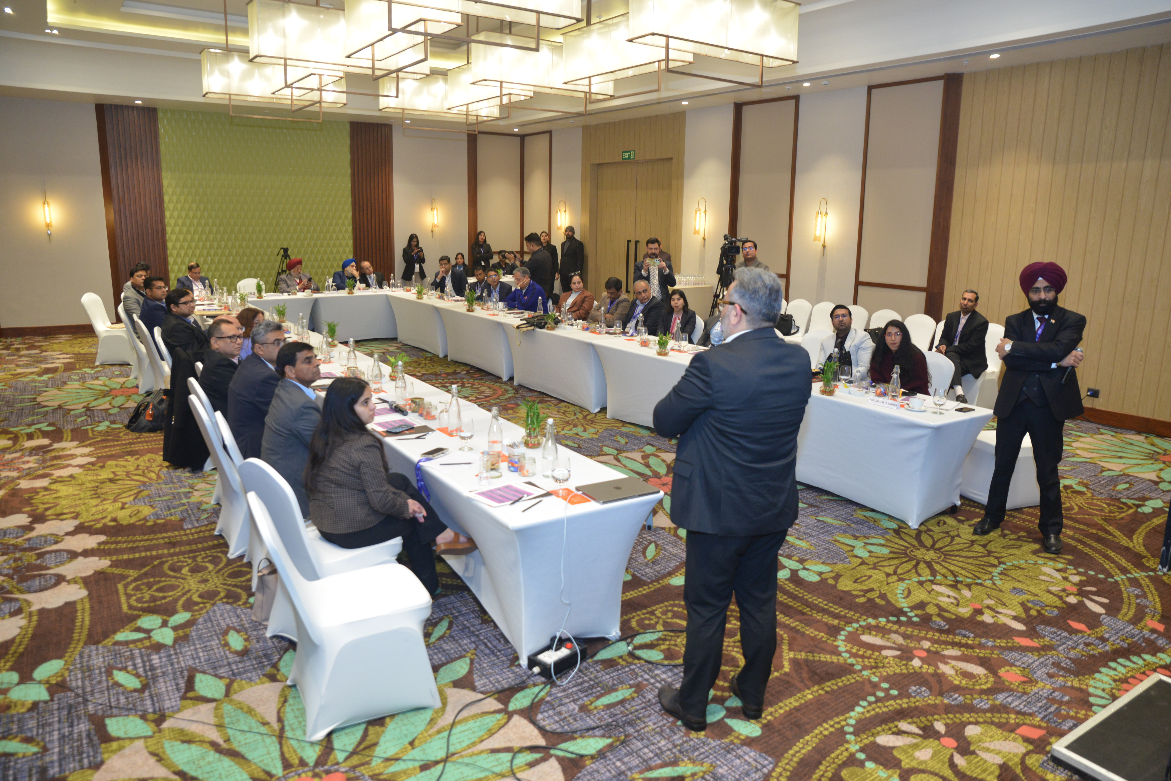 Round Table